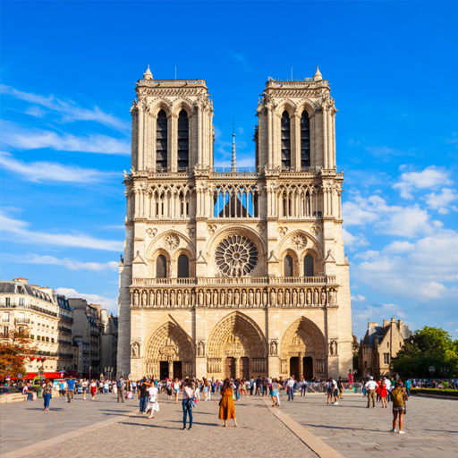 Notre-Dame-Outdoor-Walking-Tour-01